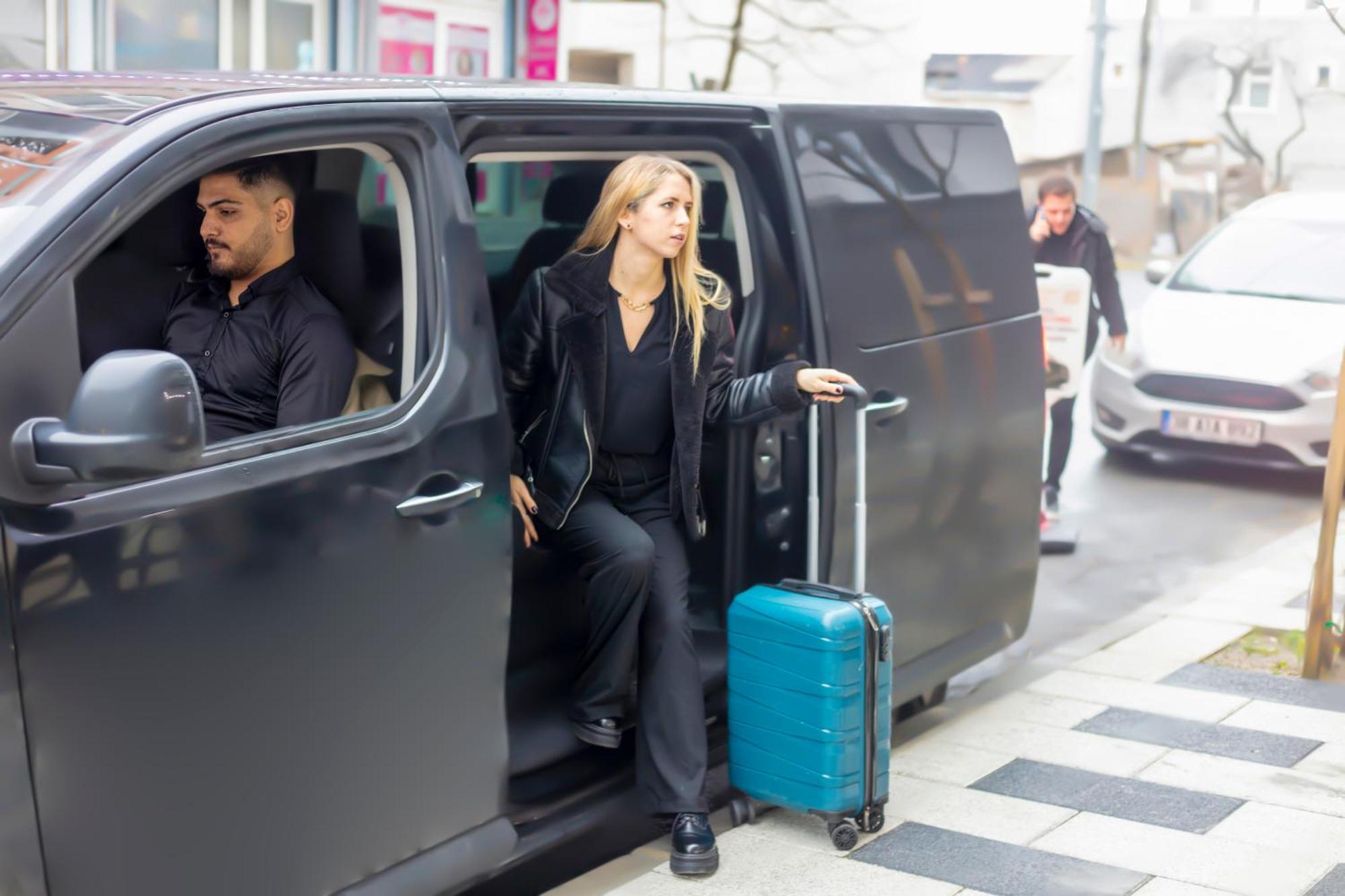 Dem Premium Hotel - Round Trip Airport Service - Istanbul International Airport Arnavutkoy Екстер'єр фото